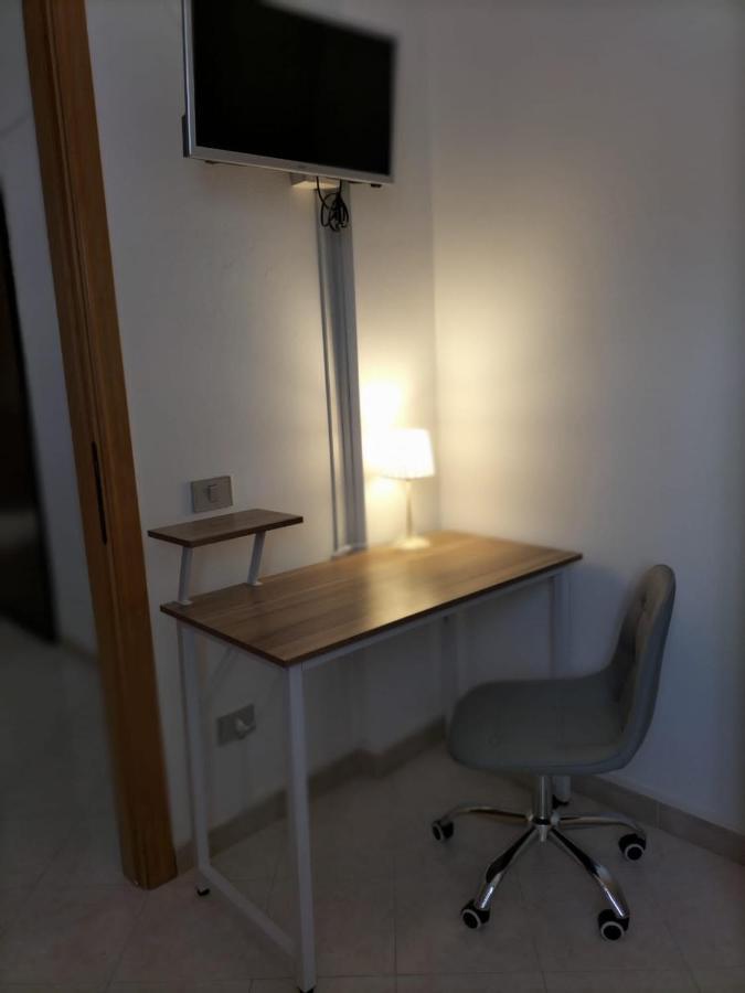 קליארי Rosa'S Apartment With Terrace מראה חיצוני תמונה