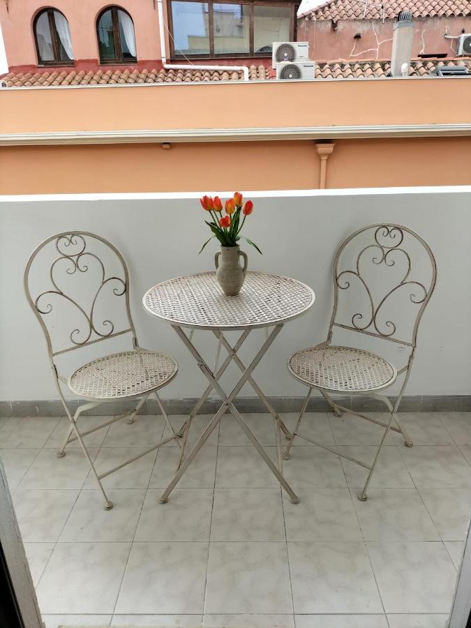 קליארי Rosa'S Apartment With Terrace מראה חיצוני תמונה