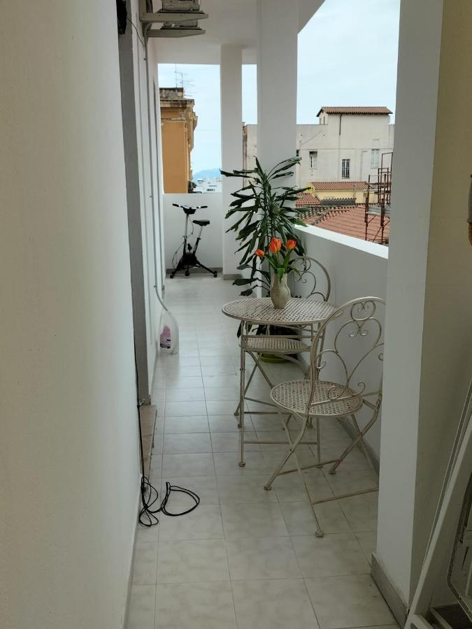קליארי Rosa'S Apartment With Terrace מראה חיצוני תמונה